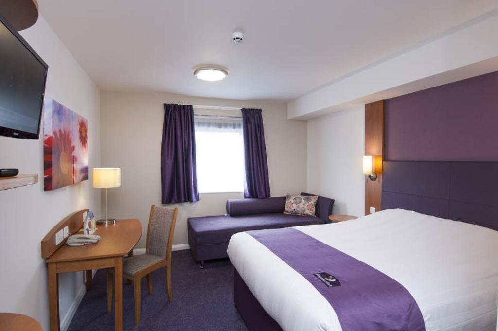 Premier Inn London Twickenham Stadium Room photo
